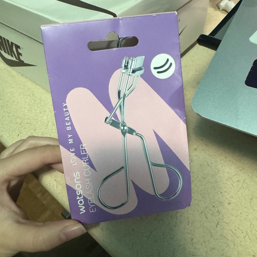 Lash curler Watsons Brand